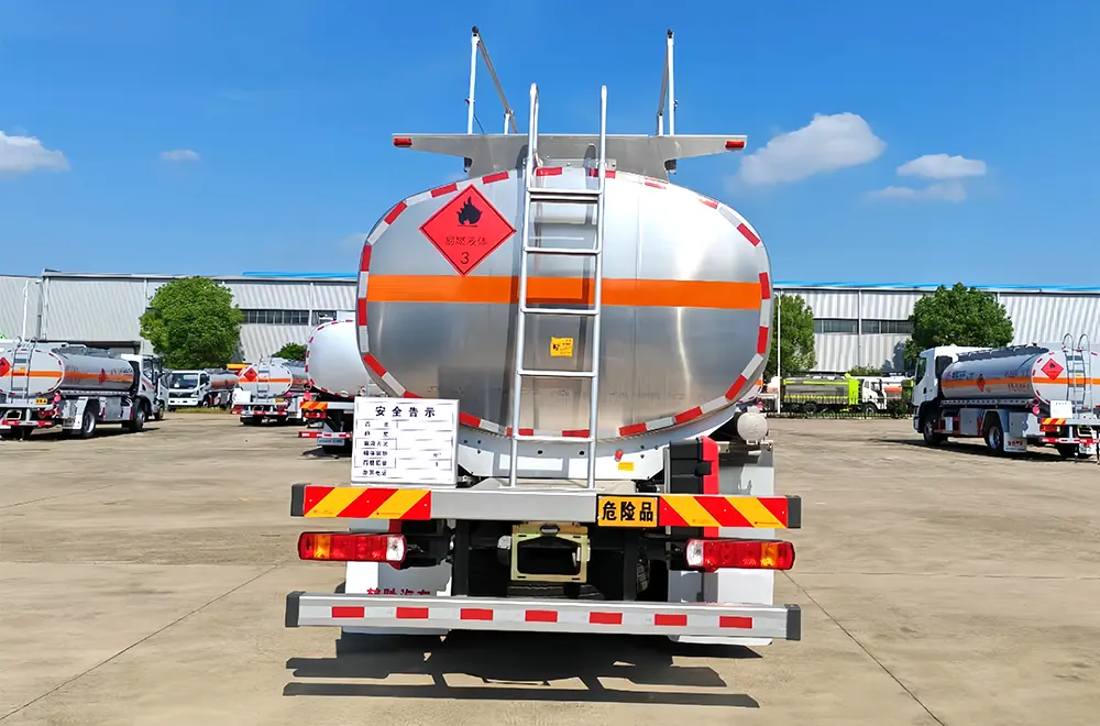 China Faw Jk6 Fuel Delivery Truck (1)