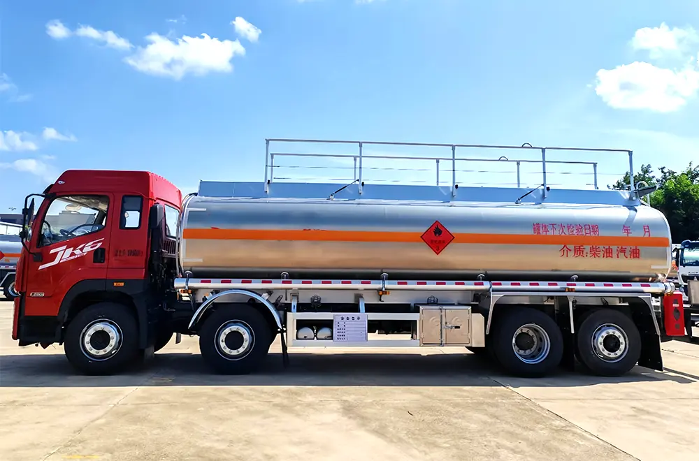 China Faw Jk6 Fuel Delivery Truck (4)
