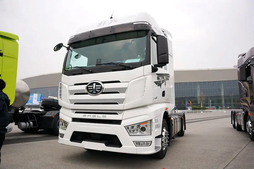 FAW J7 4X2 Tractor Truck-2