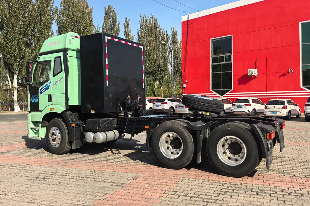 Faw J6P 6X4 Electric Tractor Truck-2