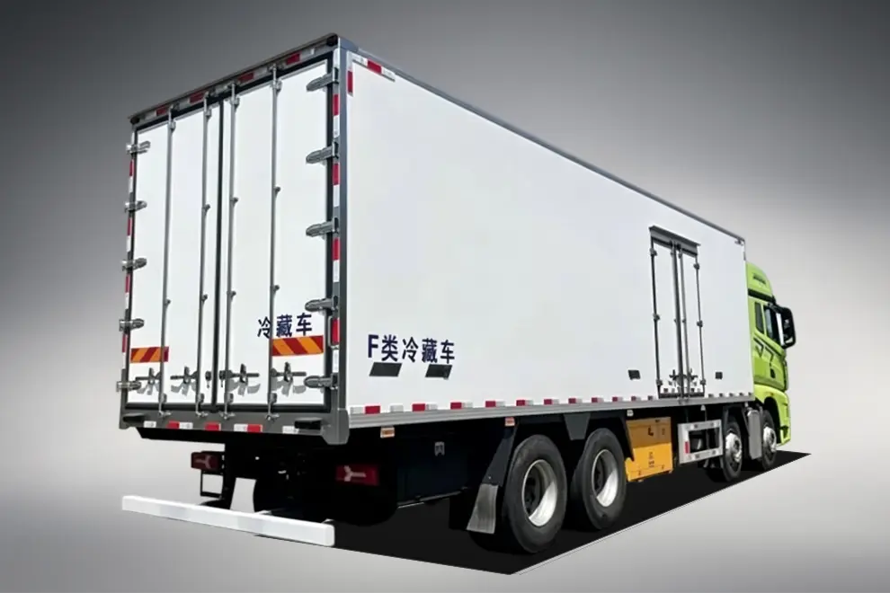 FAW Jifang J7 Refrigerated Truck (1)