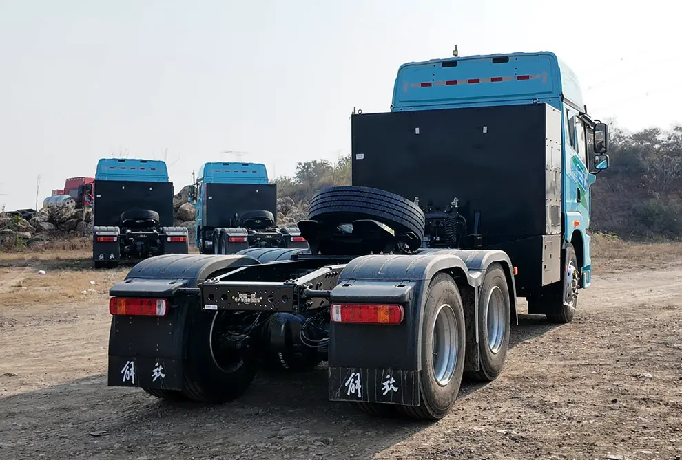 FAW JH6 Electric Tractor Truck (5)