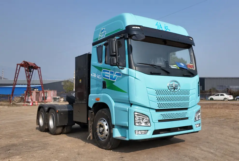 FAW JH6 Electric Tractor Truck (6)