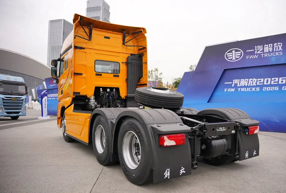 FAW Jiefang China J7 Trucks (4)