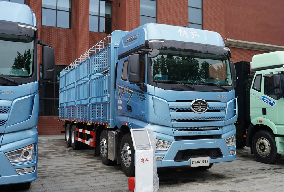 FAW Jiefang J7 Cargo Truck (1)