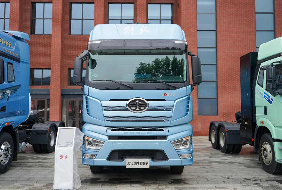 FAW Jiefang J7 Cargo Truck (3)