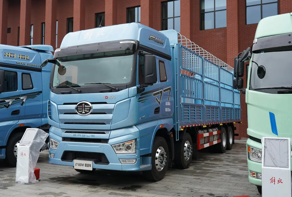 FAW Jiefang J7 Cargo Truck (4)