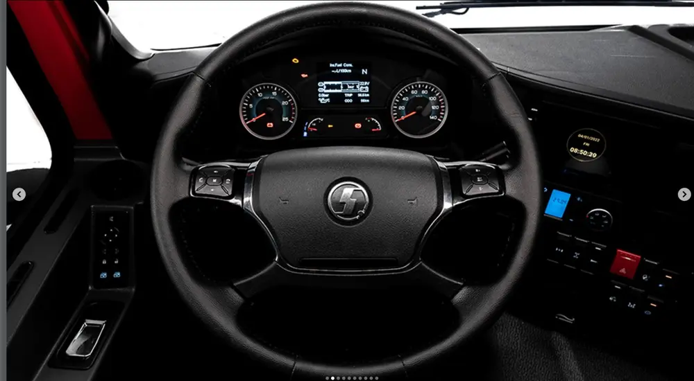 FAW Jiefang J6P high-roof sleeper cab interior